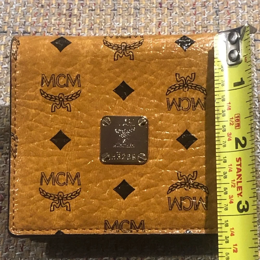 MCM VICETOS Cognac Leather Monogram Gold Plaque Bifold Wallet NWOT